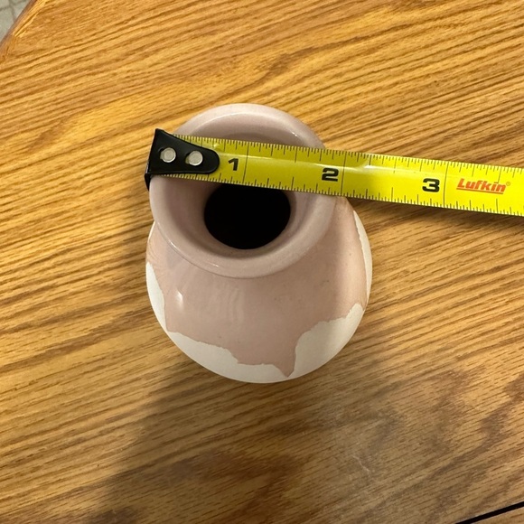 Isacc Mizrahi pink and white vase. NWOT - Picture 2 of 5